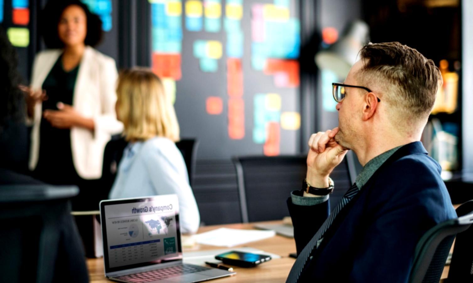 Detailierte Finanzanalyse mit modernen Tools